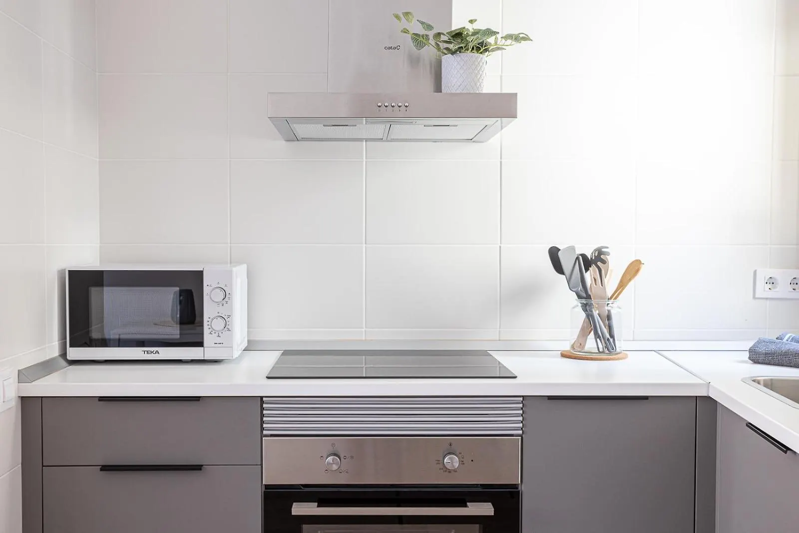 Modern 1 Bedroom Apartments Near Drassanes Barcelona Spain