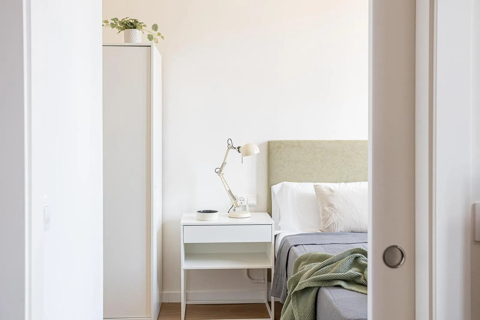Modern 1 Bedroom Apartments Near Drassanes Barcelona