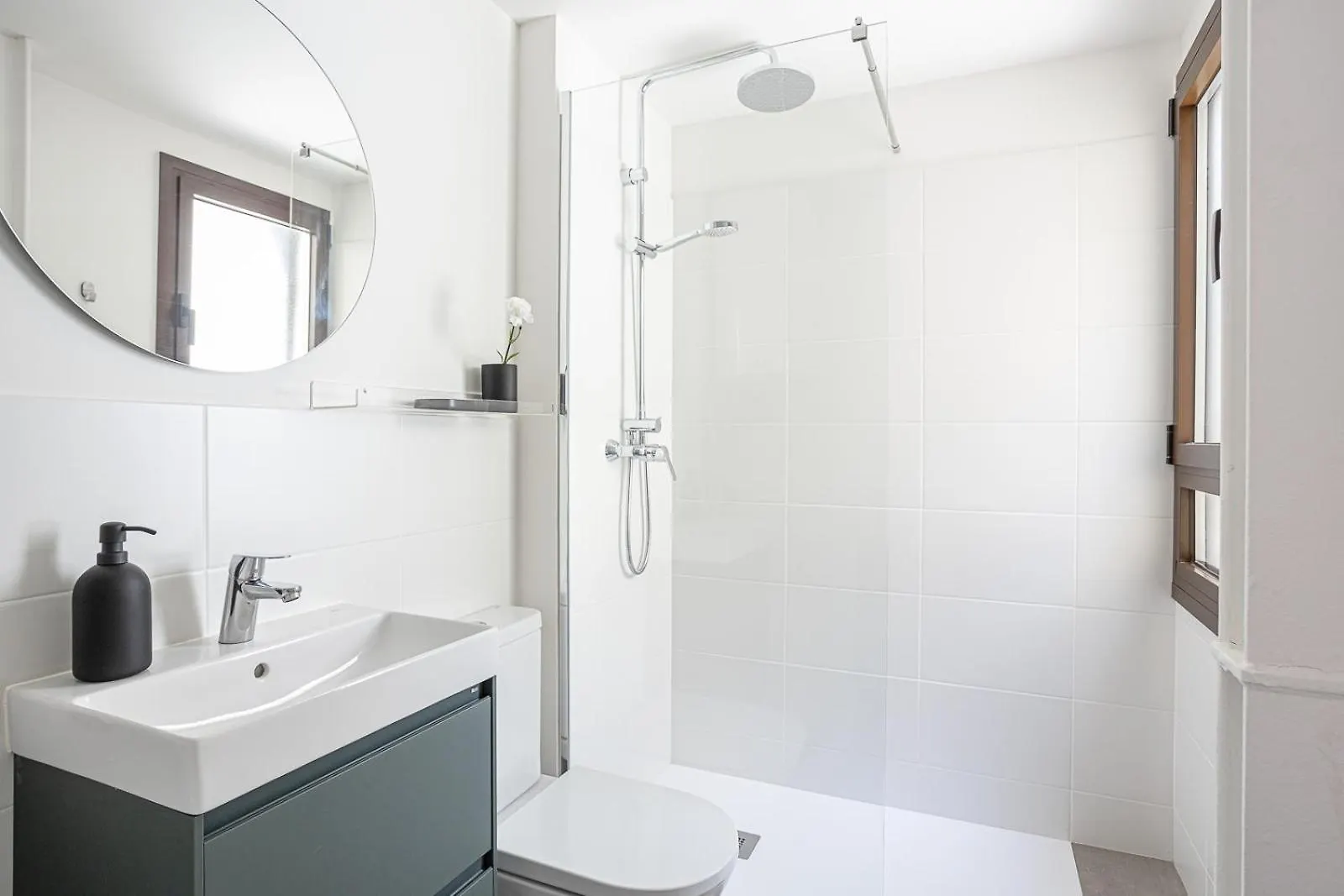 Modern 1 Bedroom Apartments Near Drassanes Barcelona 0*,
