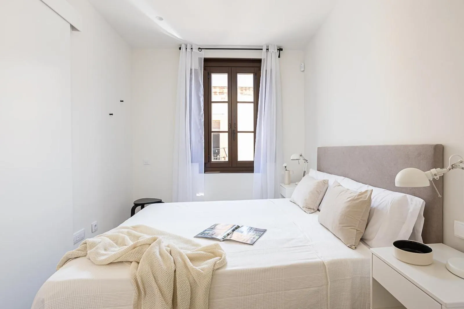 Modern 1 Bedroom Apartments Near Drassanes Barcelona
