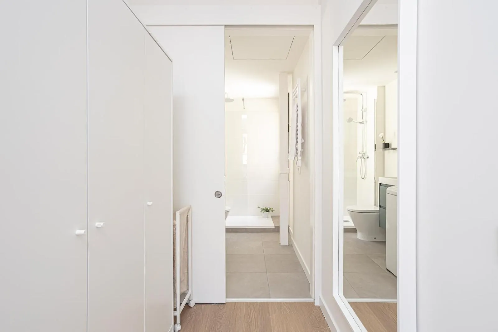 Modern 1 Bedroom Apartments Near Drassanes Barcelona Spain