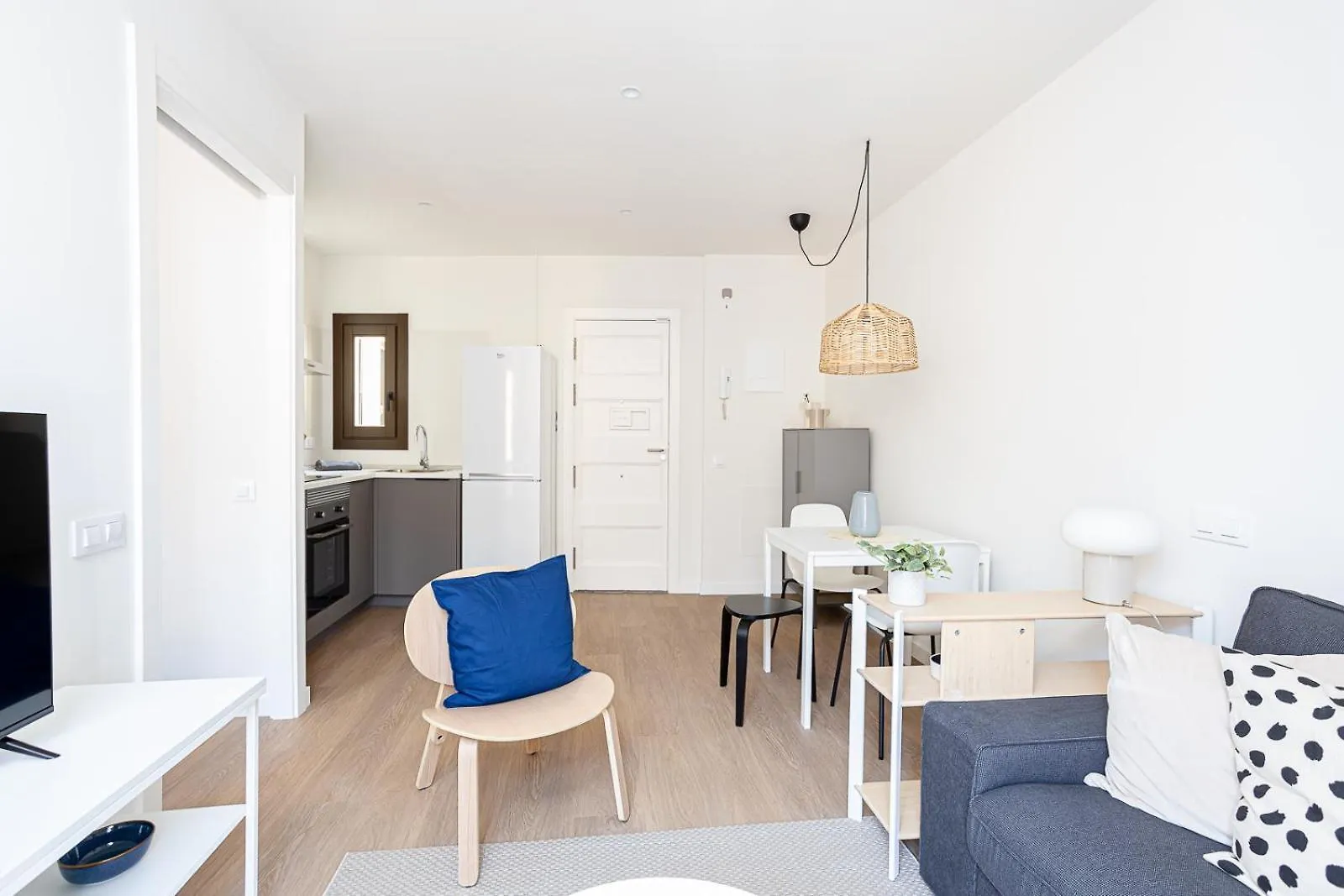 Modern 1 Bedroom Apartments Near Drassanes Barcelona