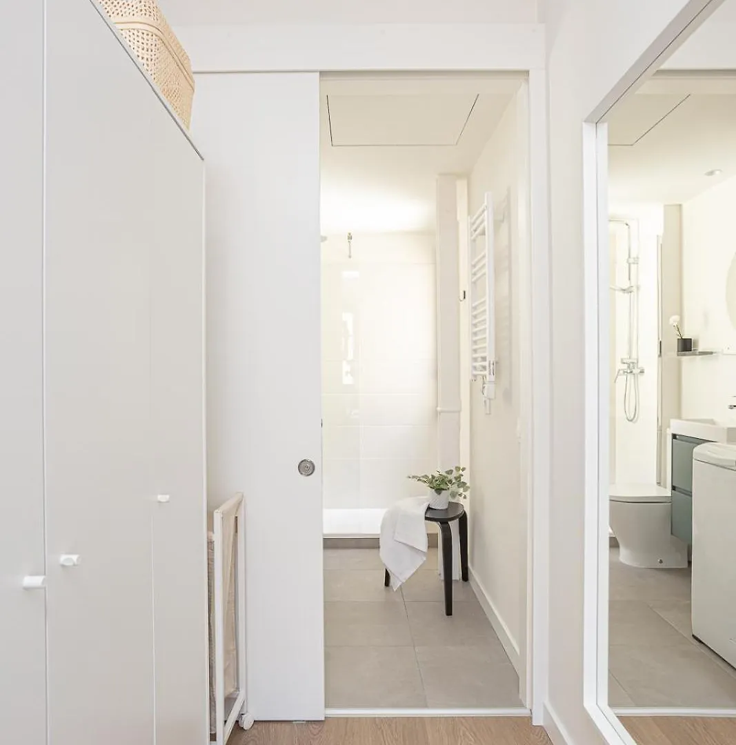 Modern 1 Bedroom Apartments Near Drassanes Barcelona Spain